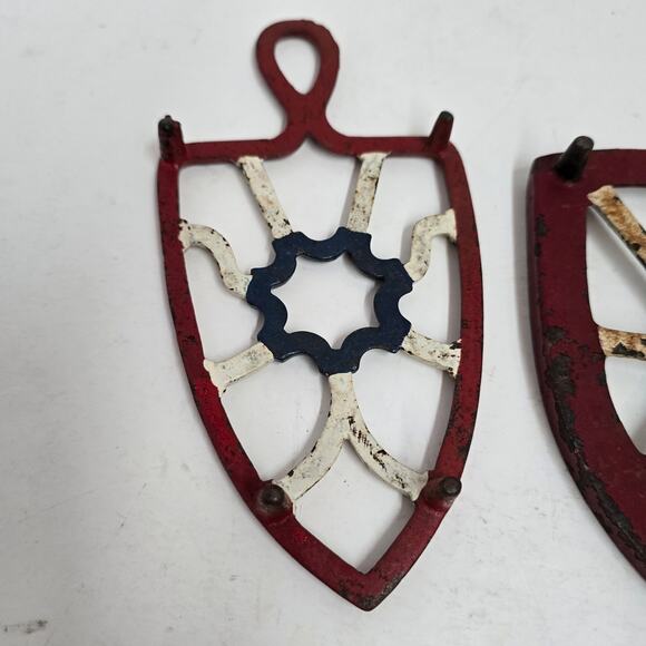 Antique Mid Century Trivets – Vintage Retro Kitchen Decor - Picture 4 of 5